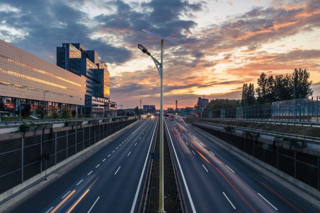 iluminación vial con alumbrado público led solar